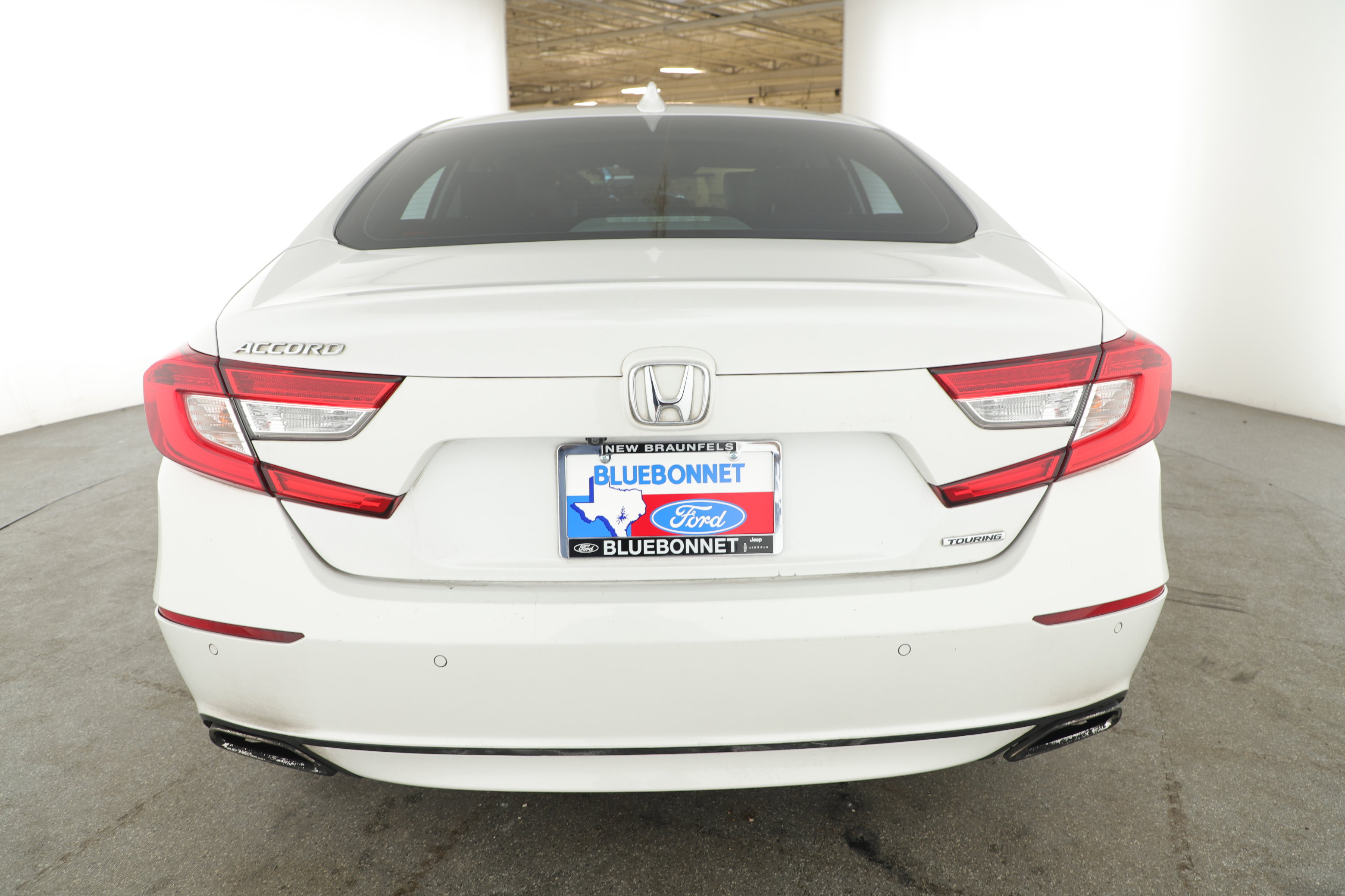 Used 2018 Honda Accord Touring image 4