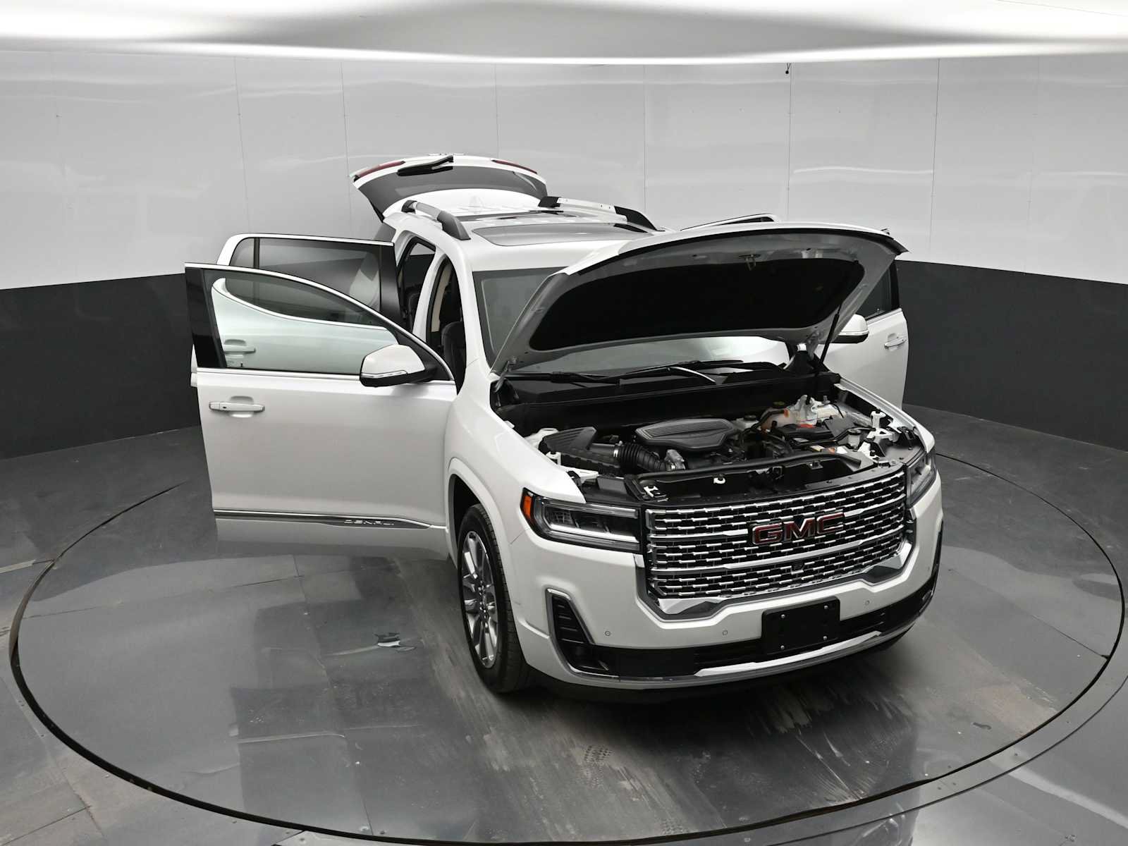Used 2022 GMC Acadia Denali w/ Denali Ultimate Package AWD/4WD image 39