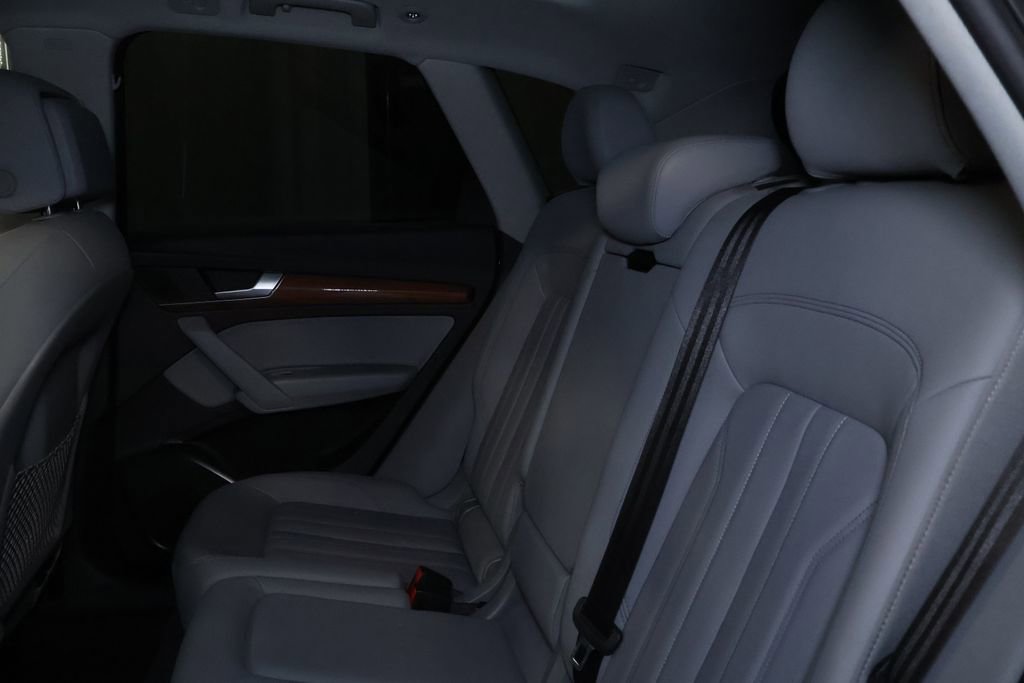 Used 2022 Audi Q5 2.0T Premium w/ Convenience Package AWD/4WD image 15
