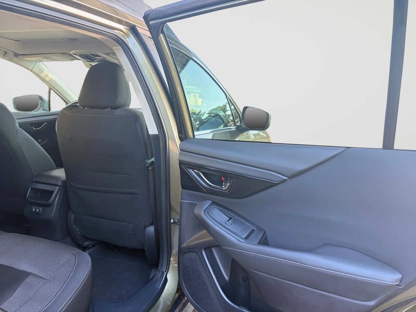 Used 2021 Subaru Outback Premium AWD/4WD image 17