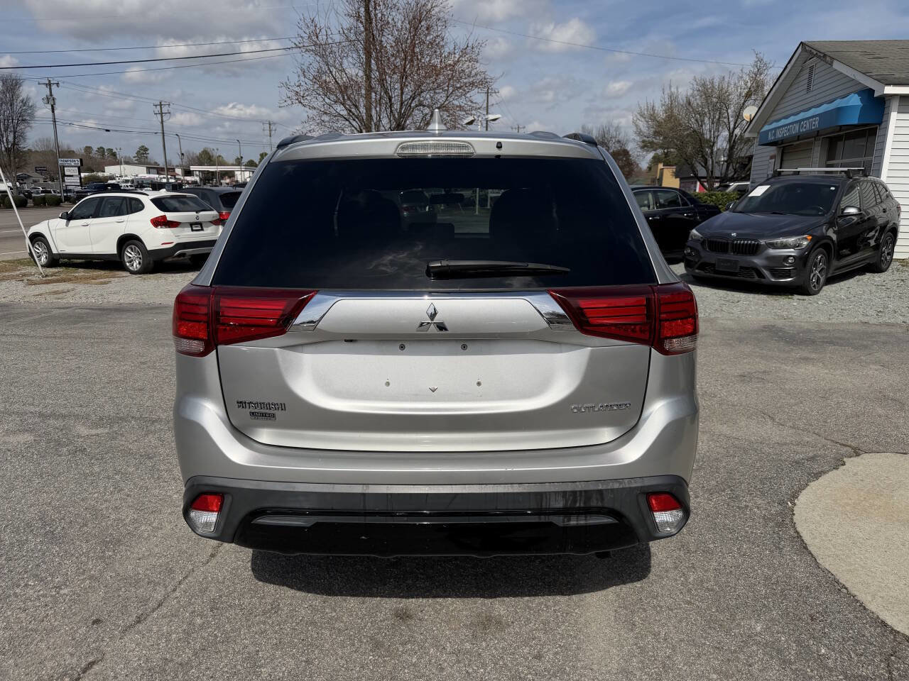 Used 2019 Mitsubishi Outlander LE image 5