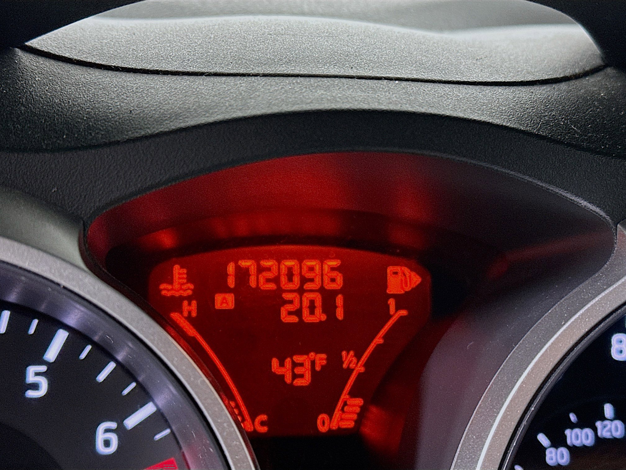 Used 2012 Nissan Juke SL image 19