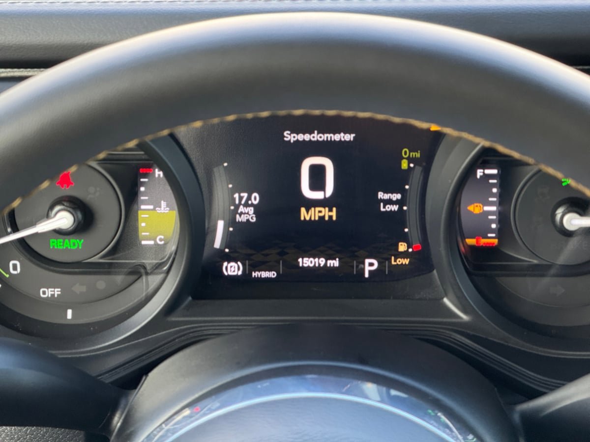 Used 2024 Jeep Wrangler Unlimited Sahara AWD/4WD image 13