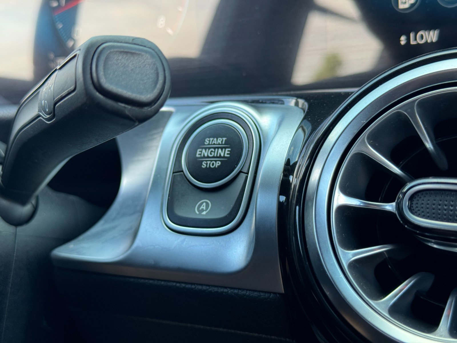 Used 2023 Mercedes-Benz GLB 250 w/ Premium Package image 24