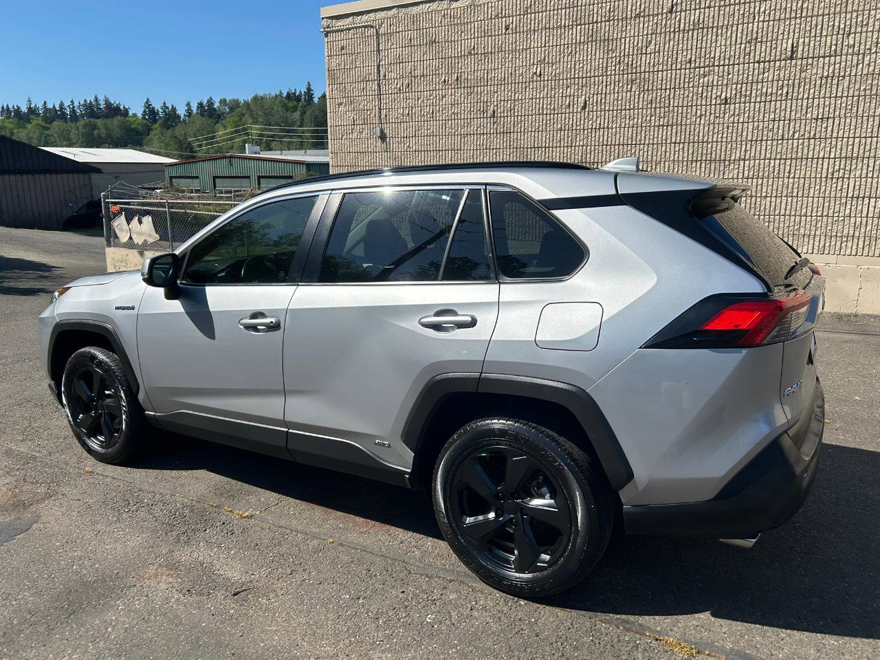 Used 2021 Toyota RAV4 XLE Premium AWD/4WD image 7