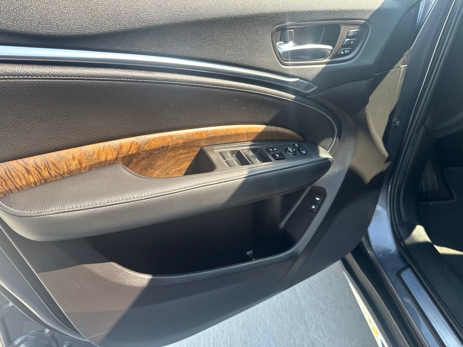 Used 2020 Acura MDX SH-AWD w/ Technology Package image 8