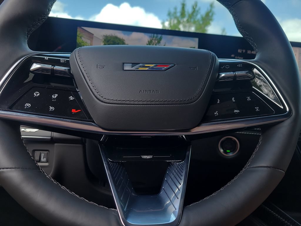 Used 2026 Cadillac Escalade V w/ LPO, ONYX Package AWD/4WD image 32