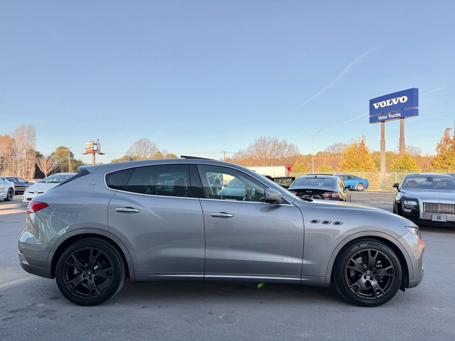 Used 2019 Maserati Levante image 5