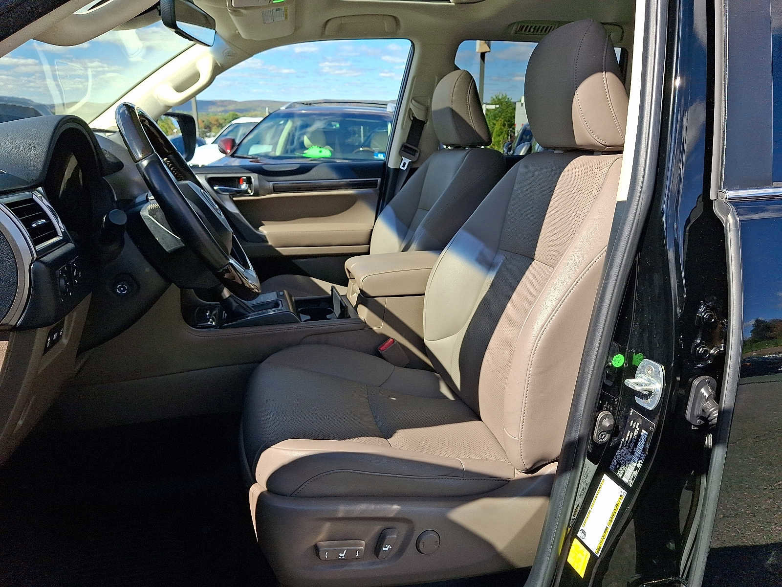 Used 2023 Lexus GX 460 Premium image 11