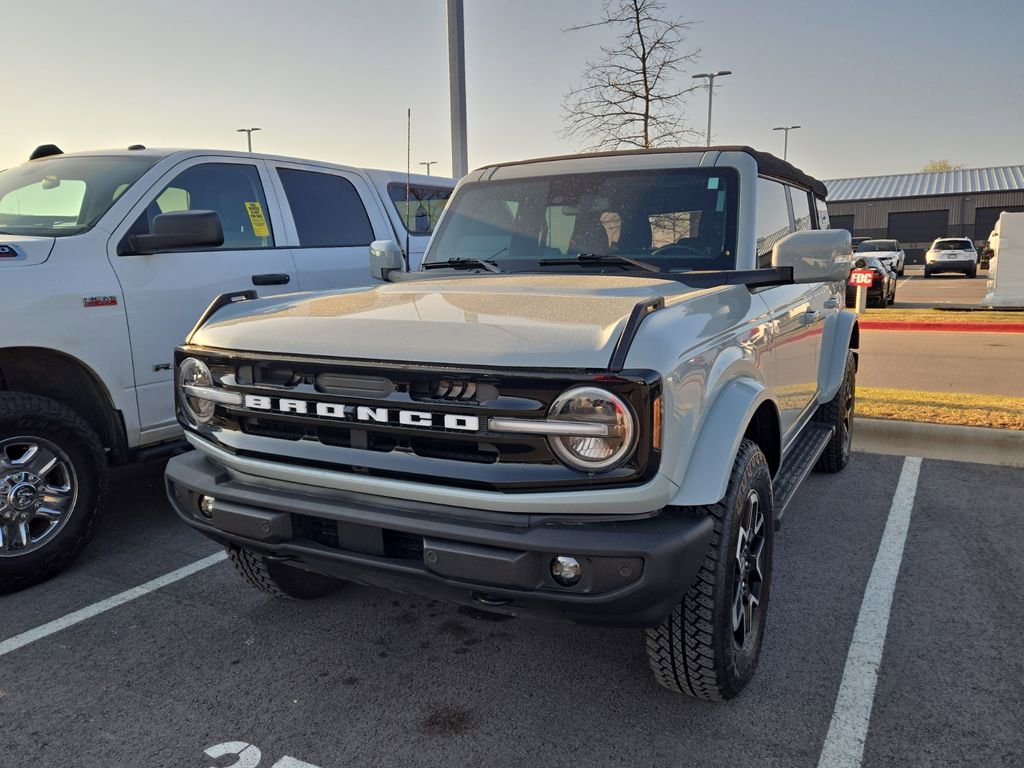 Used 2022 Ford Bronco Outer Banks image 1