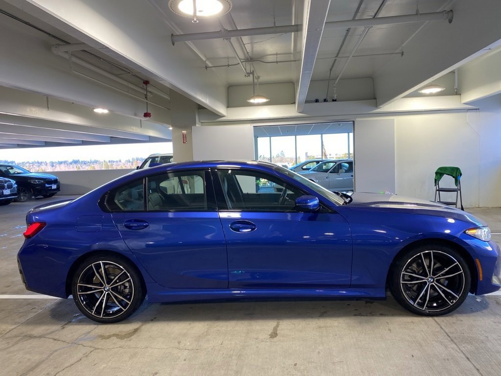 Used 2023 BMW 330i xDrive Sedan w/ M Sport Package image 5
