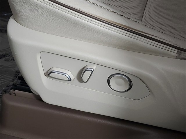 Used 2024 GMC Yukon XL Denali image 19