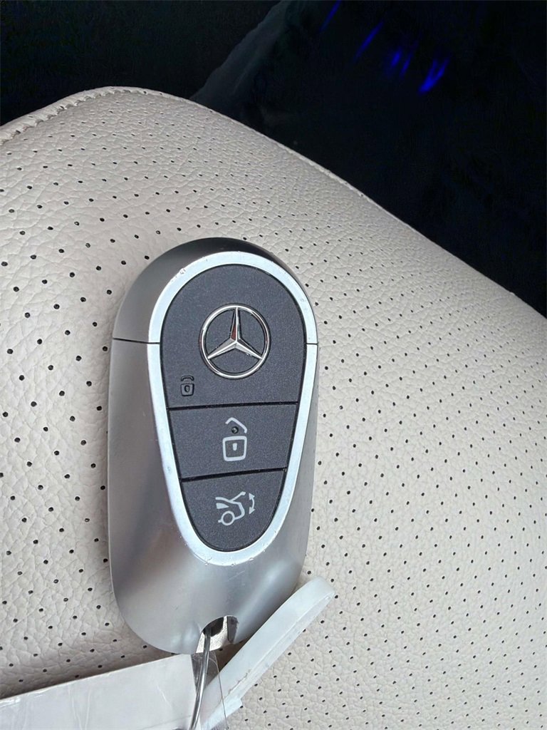 Used 2023 Mercedes-Benz C 300 Sedan image 32