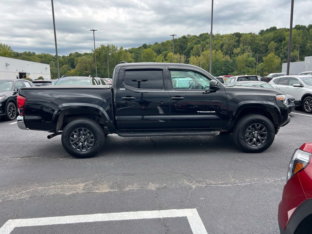 Used 2023 Toyota Tacoma SR5 AWD/4WD image 6