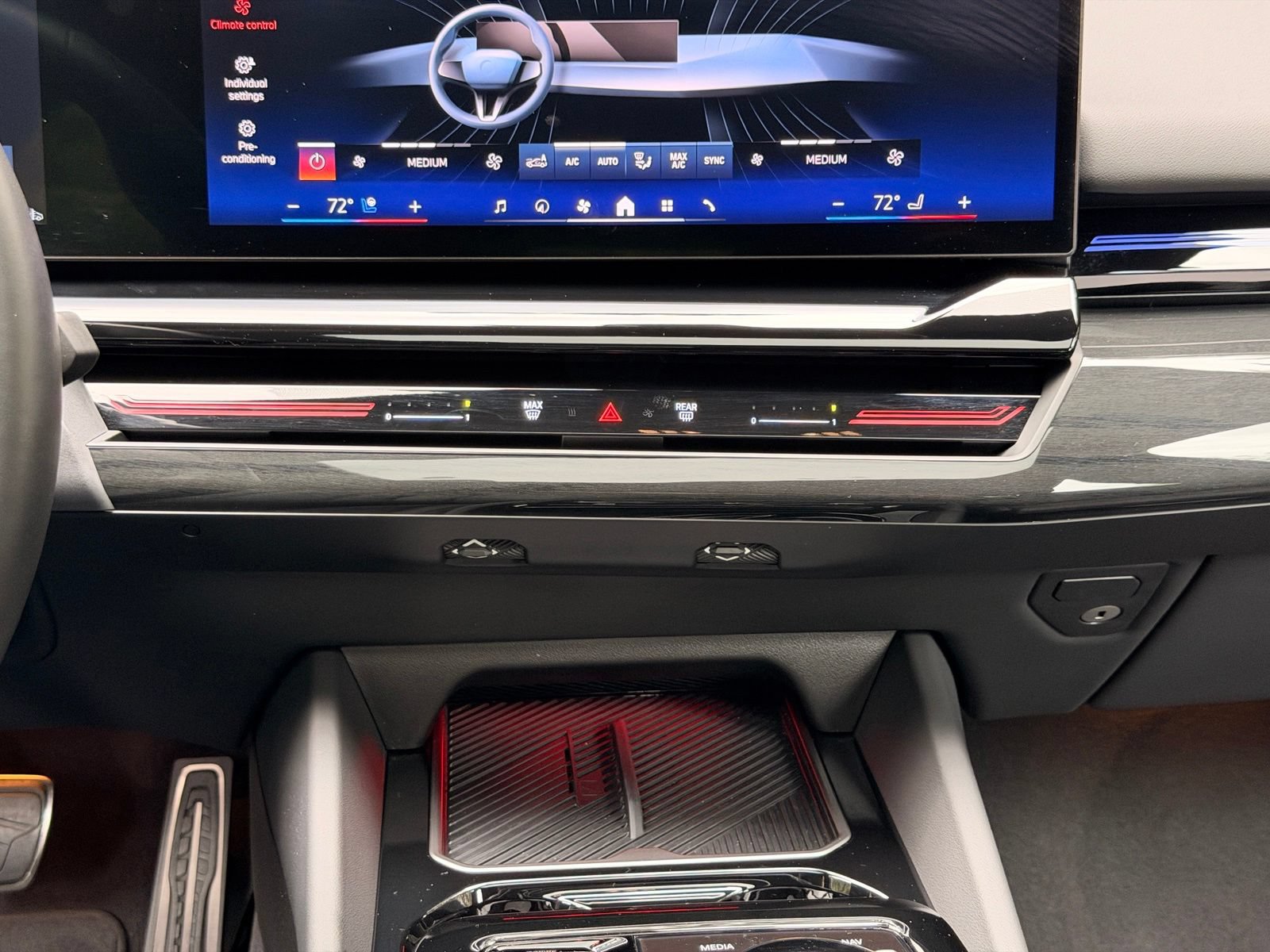 Used 2024 BMW 530i w/ M Sport Package RWD image 18