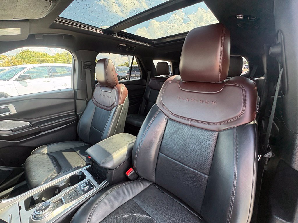 Used 2020 Ford Explorer Platinum w/ Premium Technology Package AWD/4WD image 13
