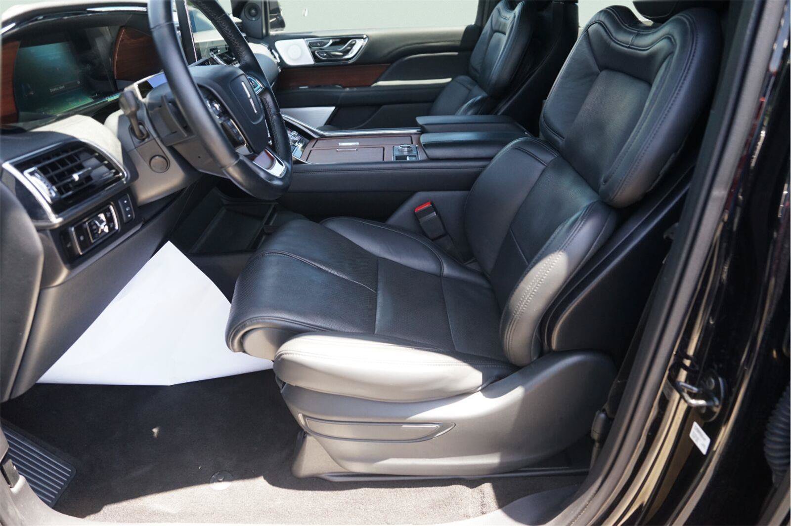 Used 2023 Lincoln Navigator Reserve AWD/4WD image 9