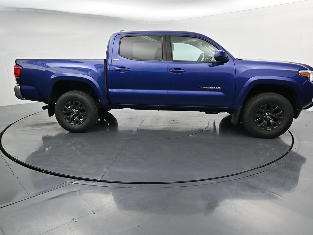 Used 2022 Toyota Tacoma SR5 AWD/4WD image 9