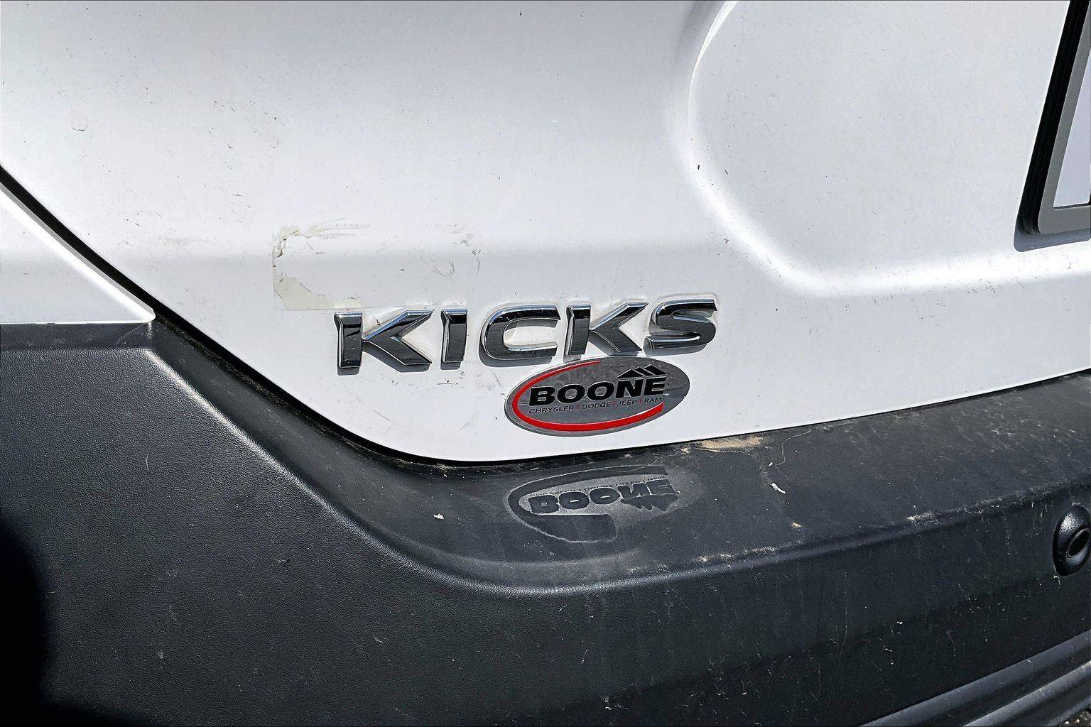 Used 2020 Nissan Kicks S FWD image 9