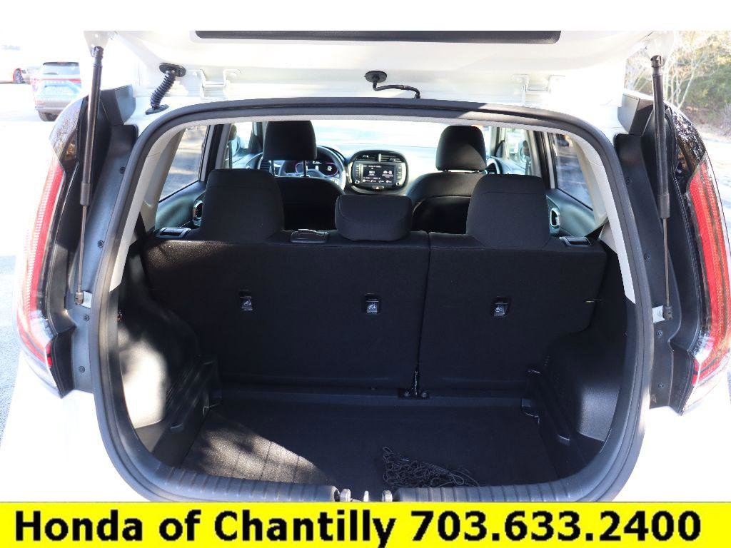 Used 2023 Kia Soul LX w/ LX Technology Package image 24