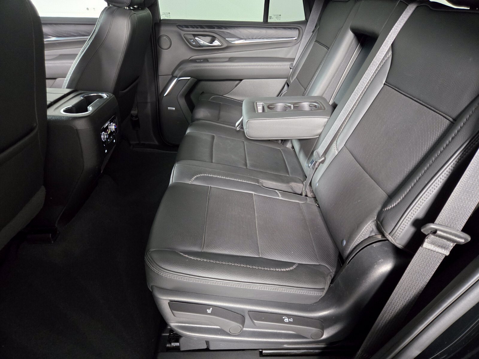 Used 2023 GMC Yukon Denali AWD/4WD image 12