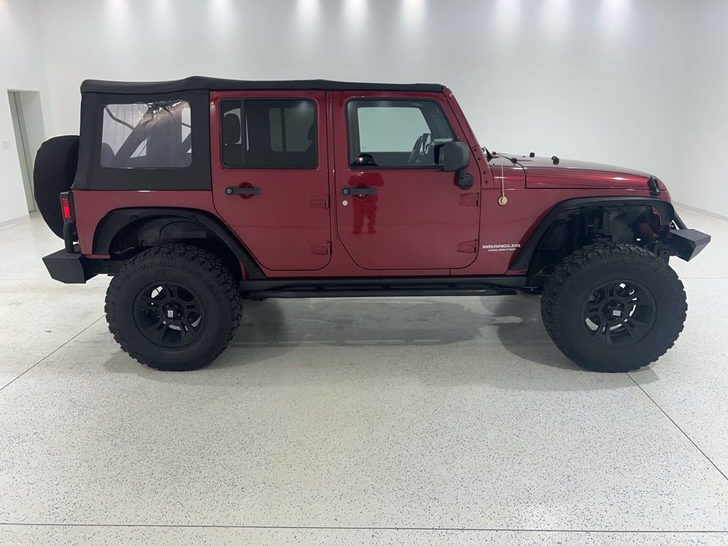Used 2012 Jeep Wrangler Unlimited Rubicon w/ Connectivity Group image 6