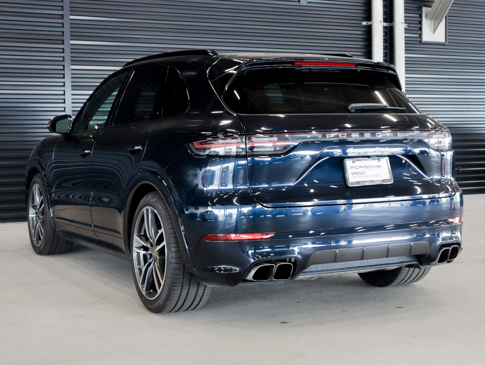 Certified 2022 Porsche Cayenne Turbo image 3