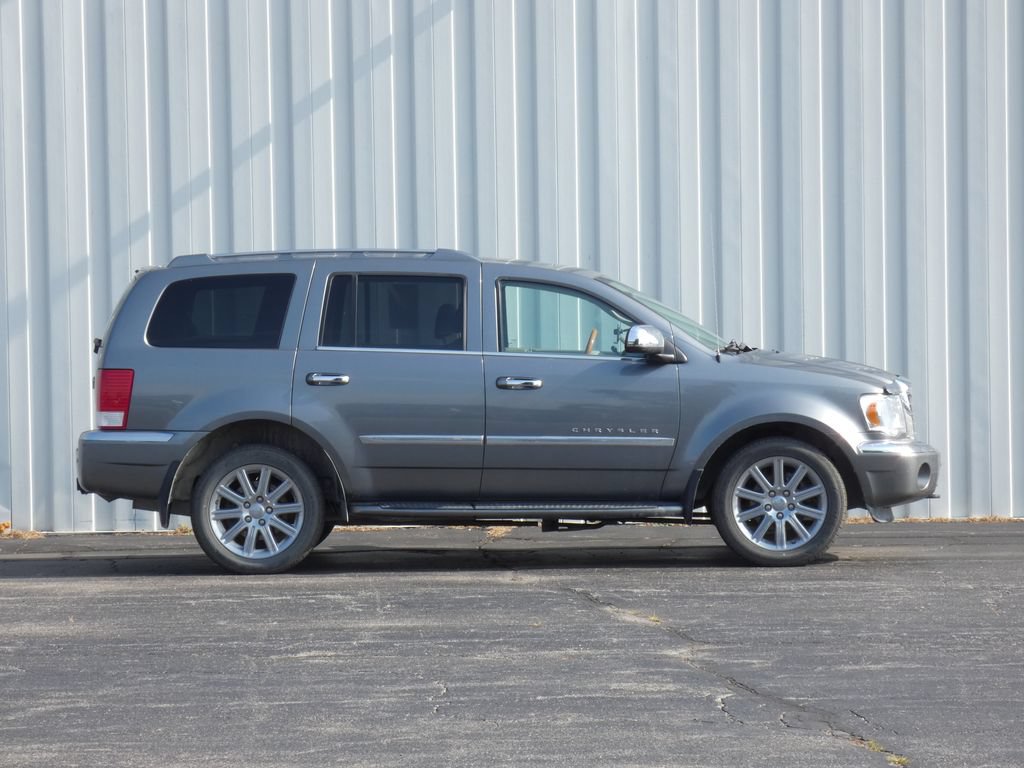 Used 2008 Chrysler Aspen Limited AWD/4WD image 2