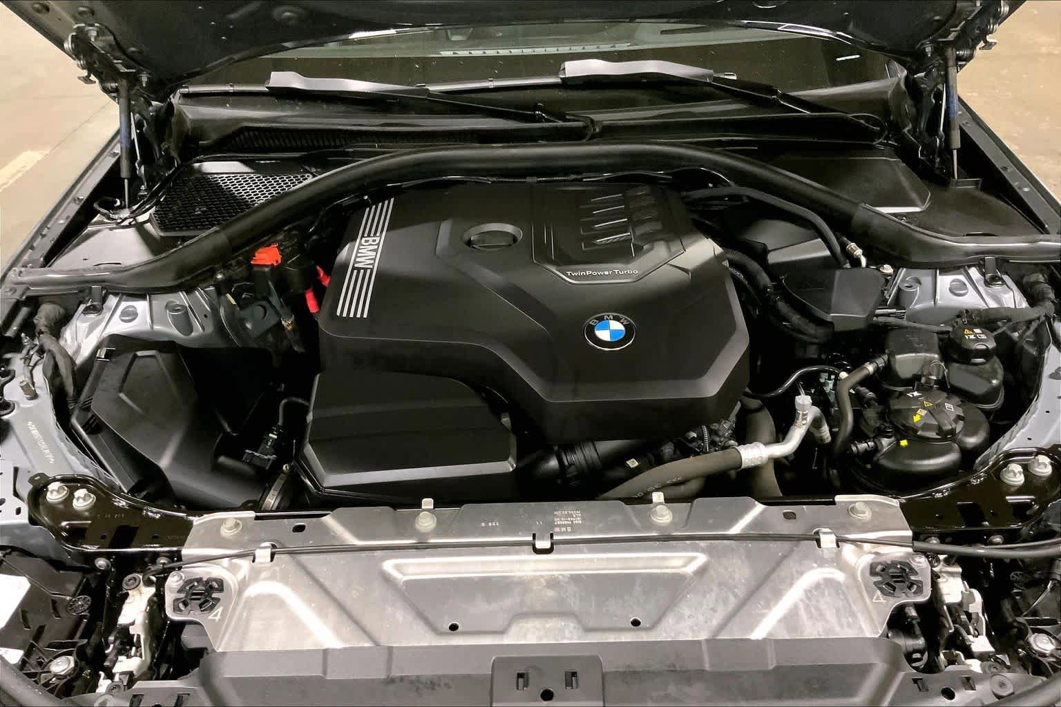 Used 2024 BMW 330i xDrive Sedan w/ Premium Package AWD/4WD image 32