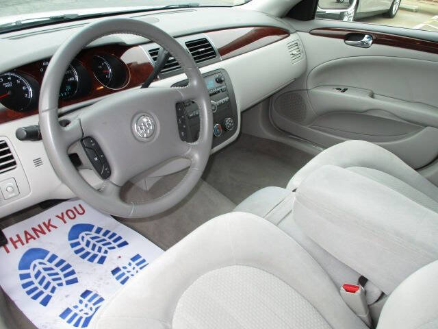 Used 2009 Buick Lucerne CX image 29