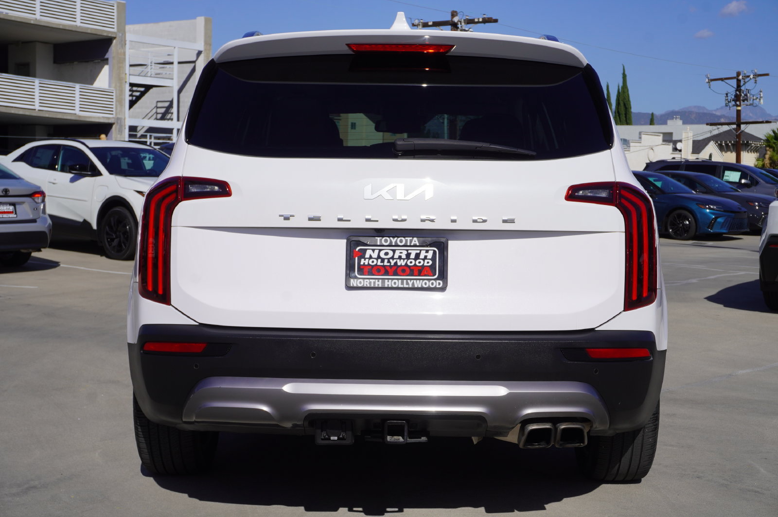 Used 2022 Kia Telluride EX w/ EX Premium Package FWD image 6