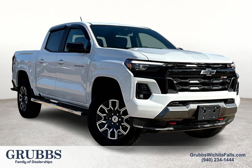 Used 2024 Chevrolet Colorado Z71 w/ Z71 Convenience Package 2