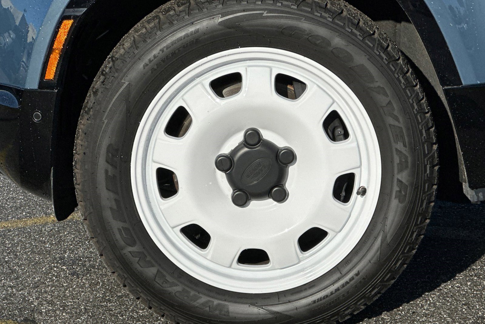 Used 2025 Land Rover Defender 110 S image 13