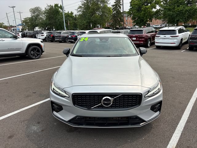 Used 2024 Volvo S60 B5 Core FWD image 5