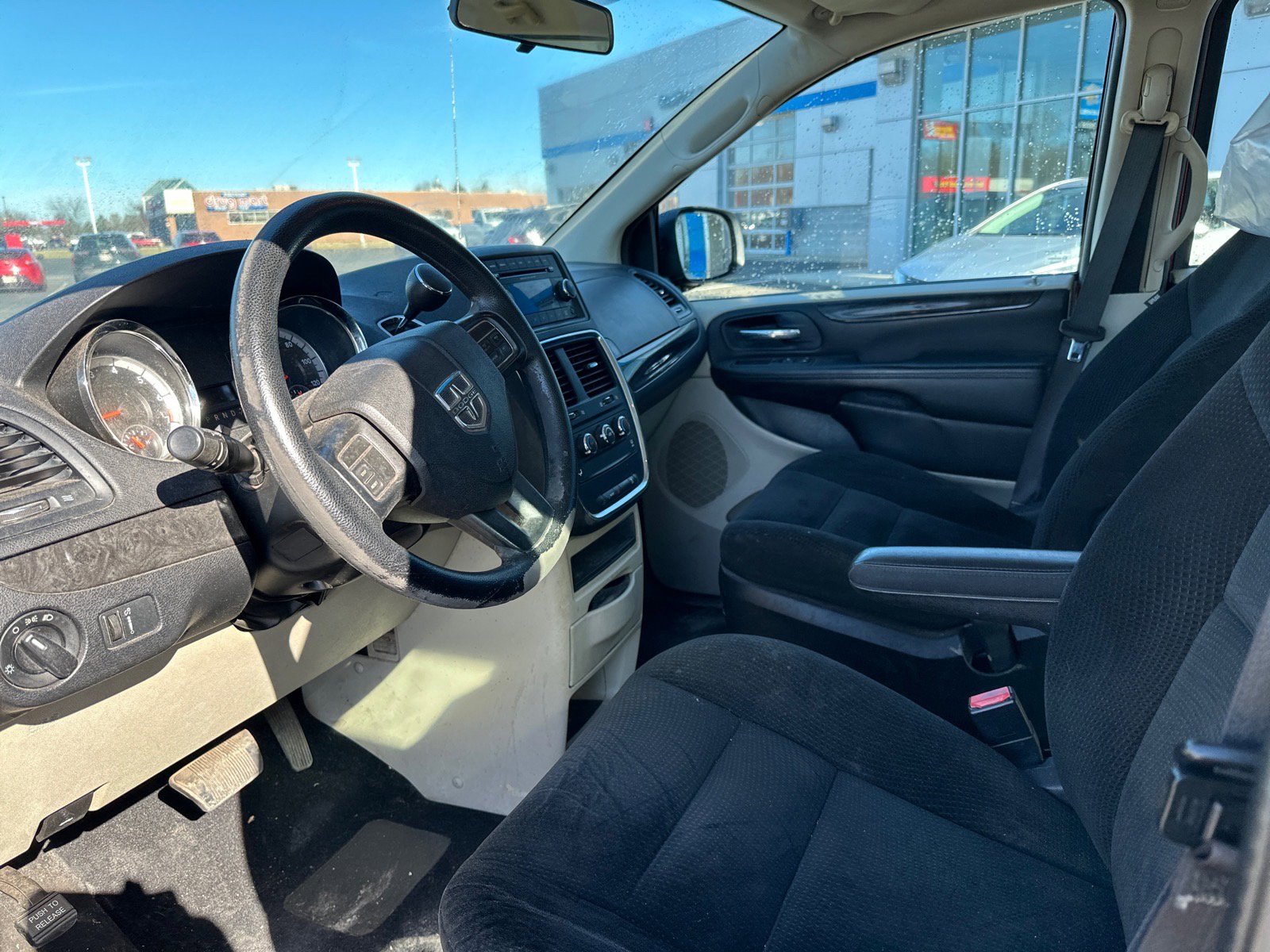 Used 2016 Dodge Grand Caravan American Value Package image 10