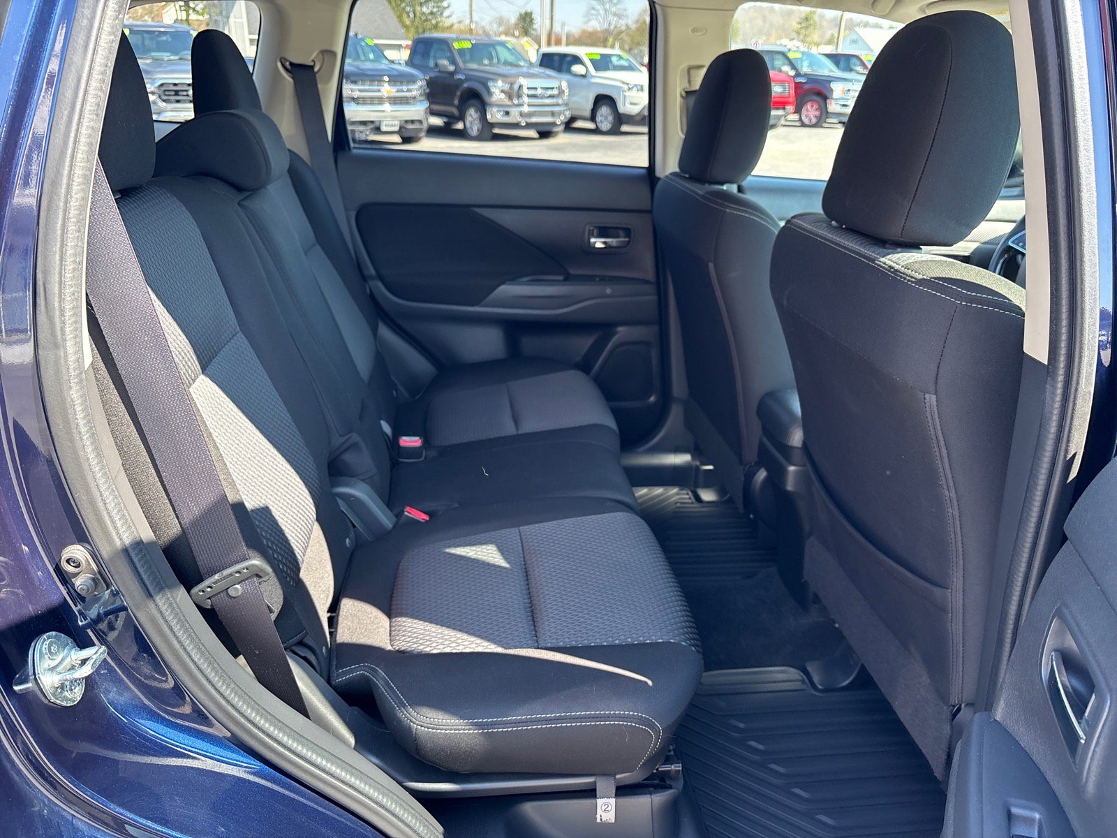 Used 2016 Mitsubishi Outlander ES AWD/4WD image 17