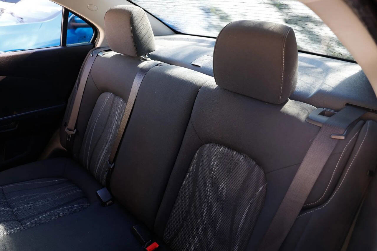 Used 2017 Chevrolet Sonic LT image 32