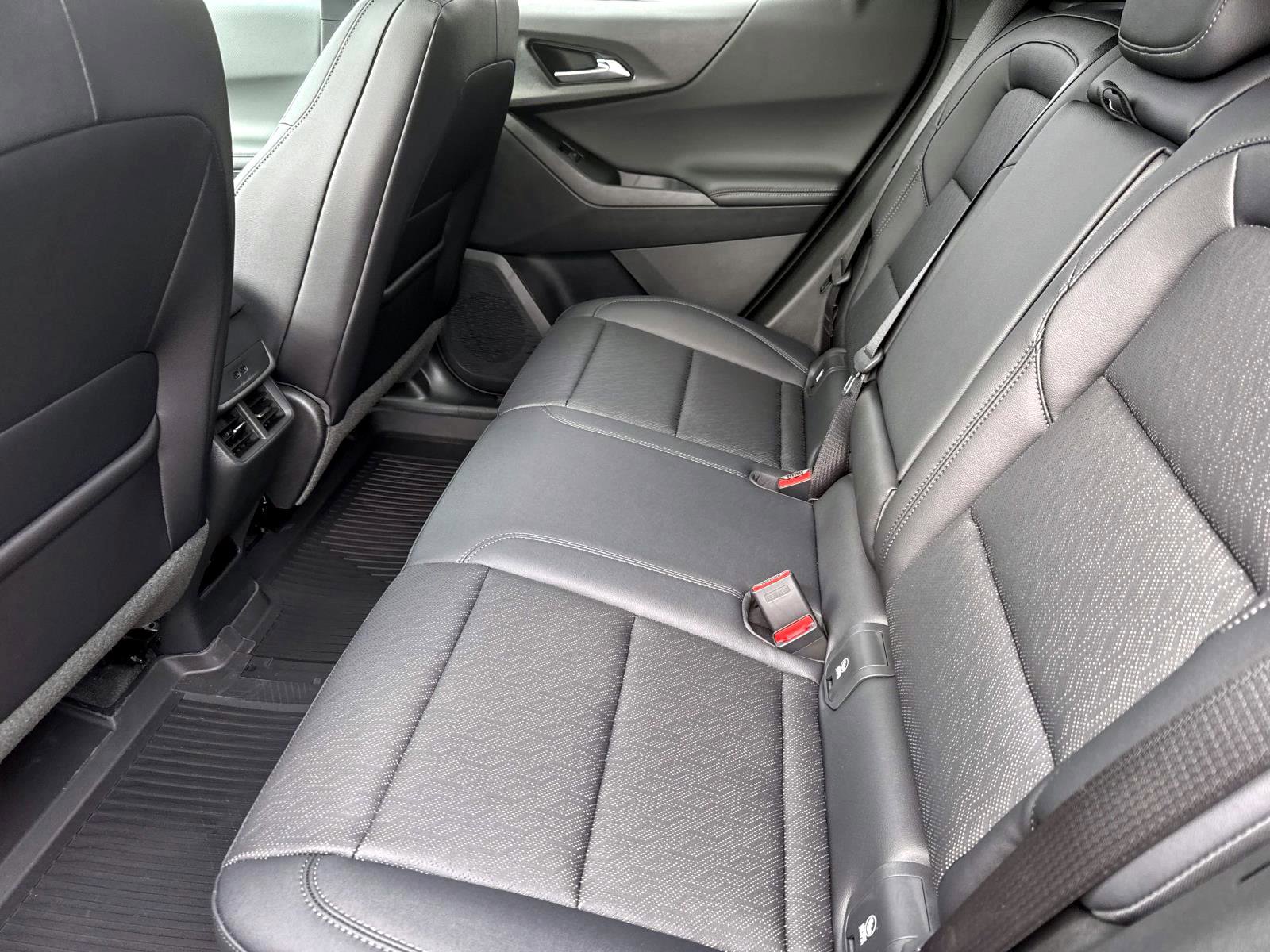 New 2026 Chevrolet Equinox LT w/ Convenience Package II image 12