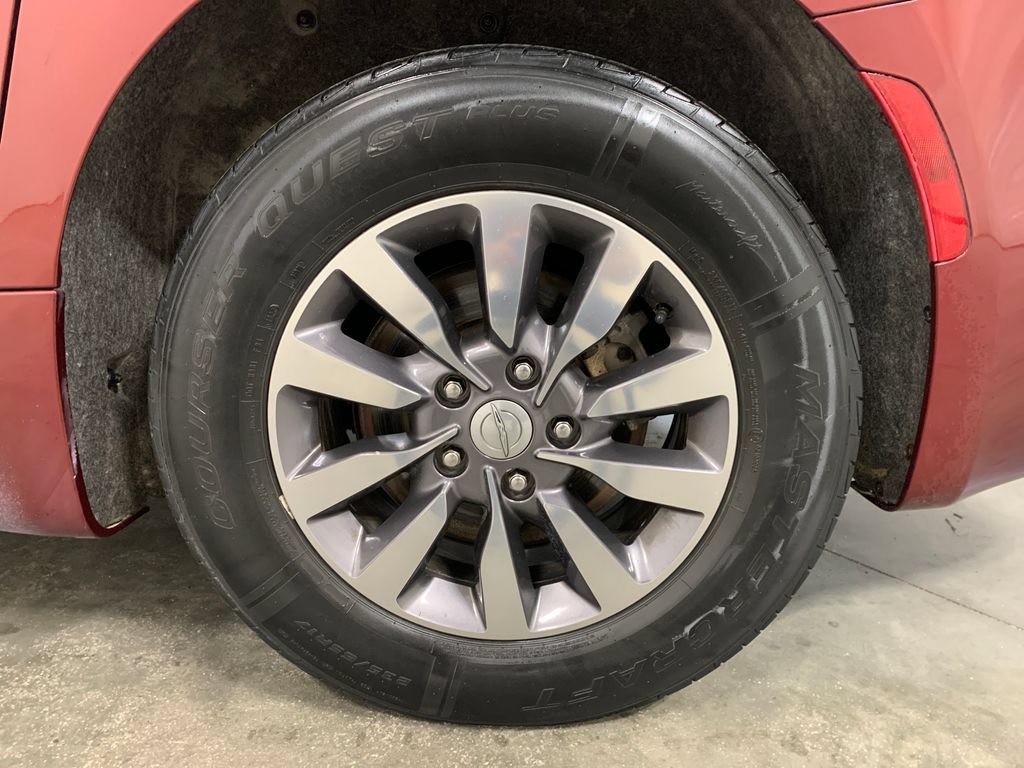 Used 2019 Chrysler Pacifica Touring-L Plus FWD image 4