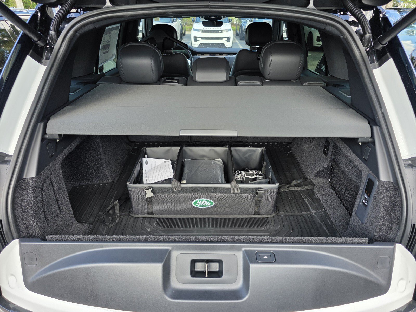 New 2026 Land Rover Range Rover SE AWD/4WD image 14