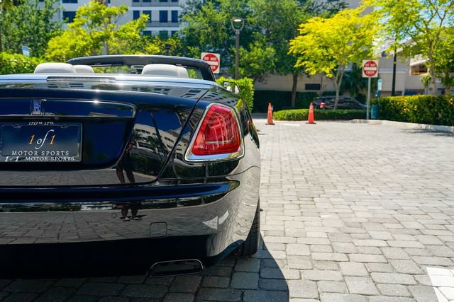Used 2018 Rolls-Royce Dawn image 23