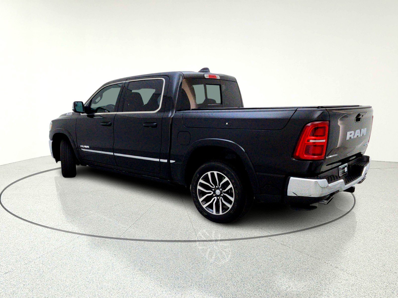 Used 2025 RAM 1500 Limited w/ Bed Utility Group image 5
