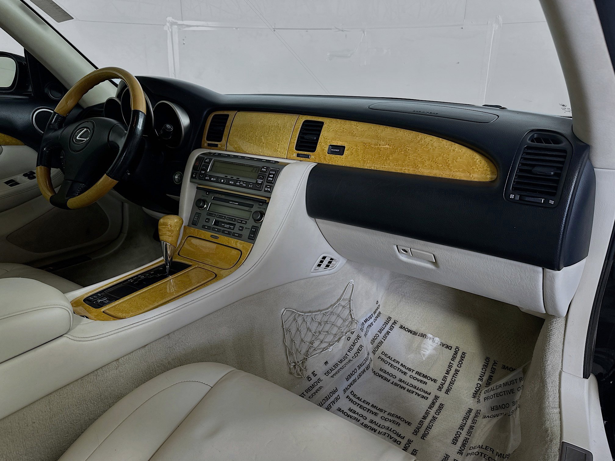 Used 2004 Lexus SC 430 Convertible image 26