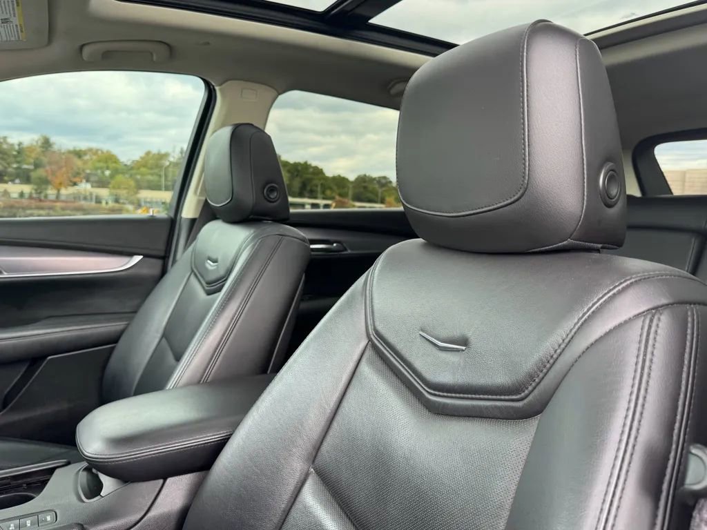 Used 2019 Cadillac XT4 Sport w/ Cold Weather Package image 10