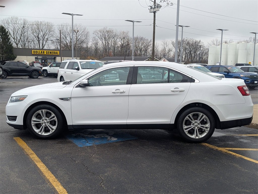 Used 2018 Ford Taurus SEL image 6