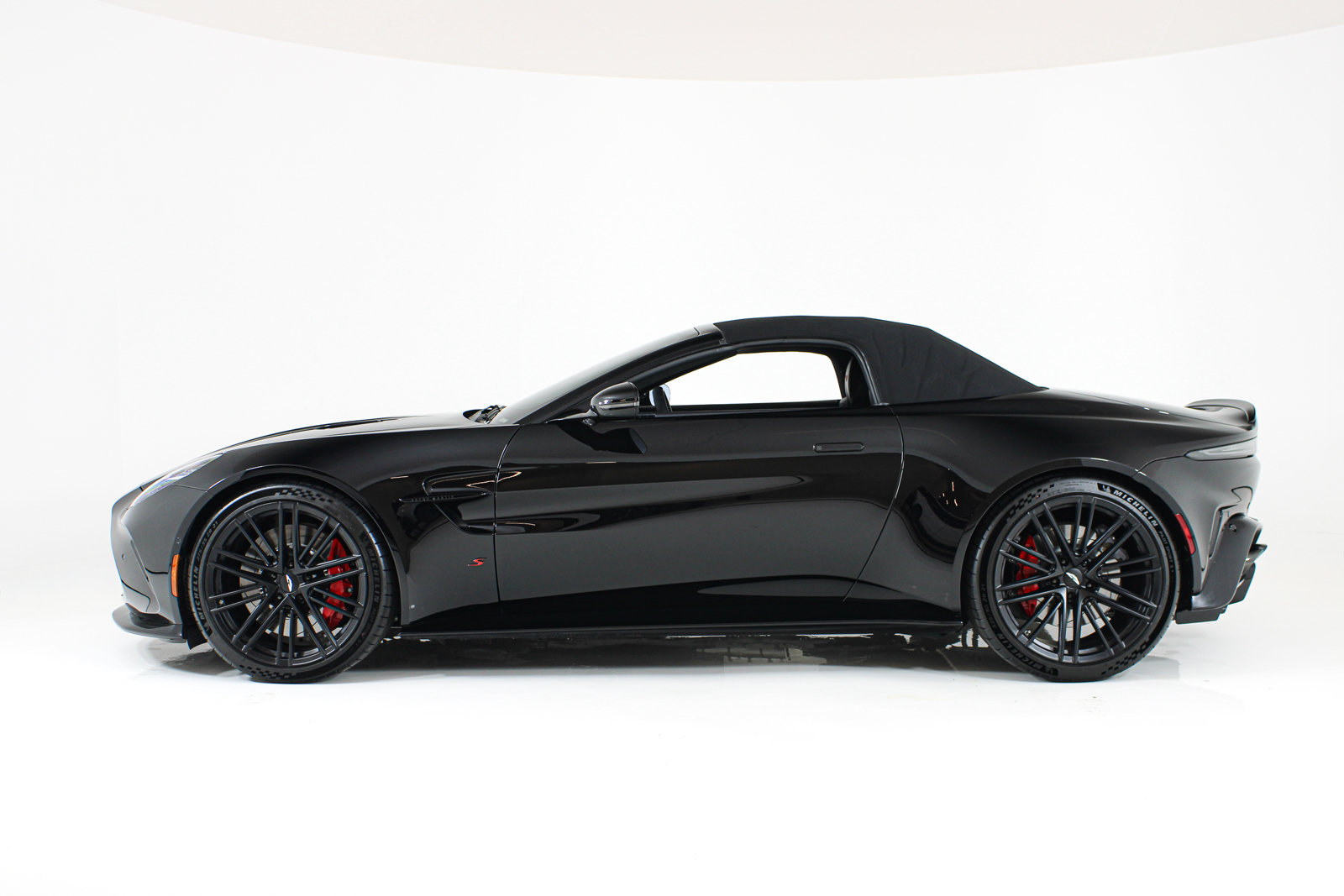 Used 2026 Aston Martin V8 Vantage S RWD image 62