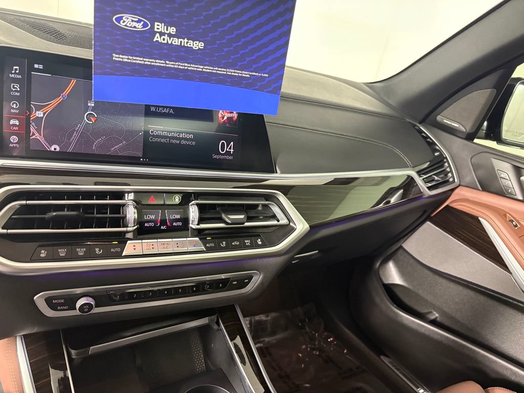 Used 2021 BMW X5 M50i AWD/4WD image 17