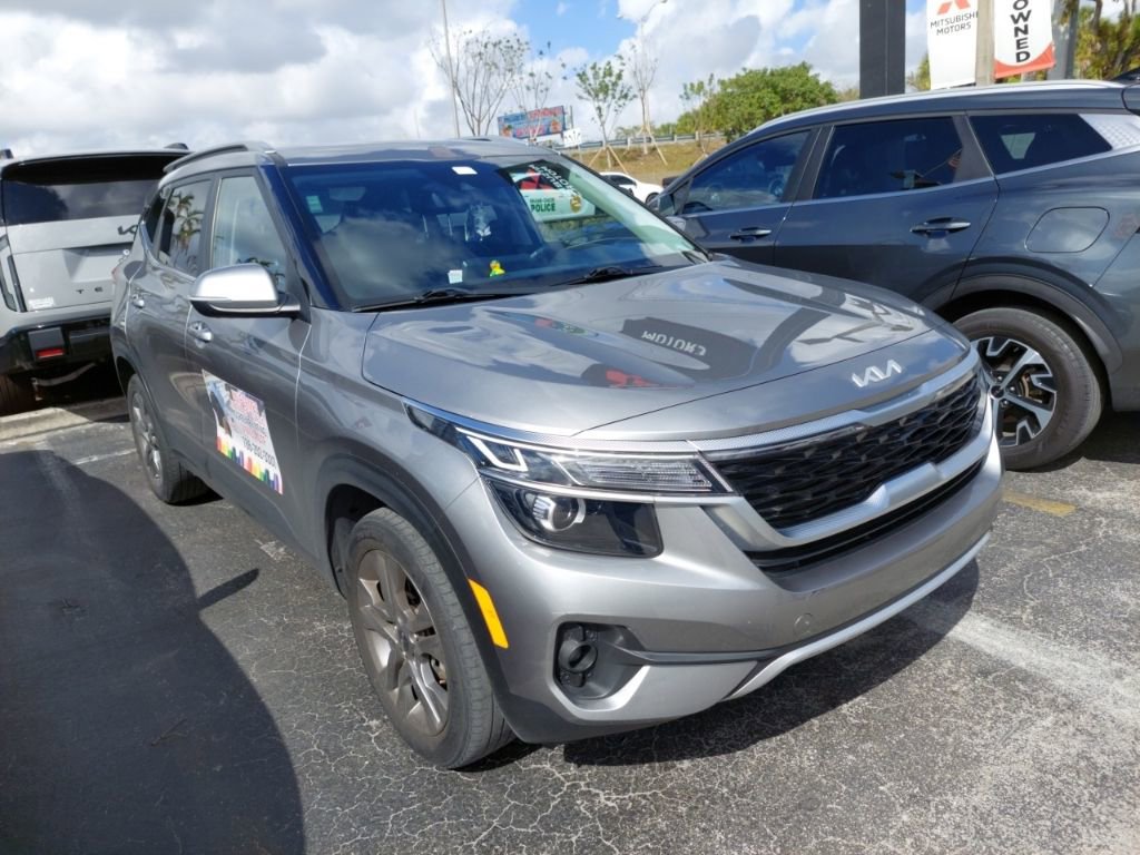 Used 2023 Kia Seltos S w/ Navigation Package image 3