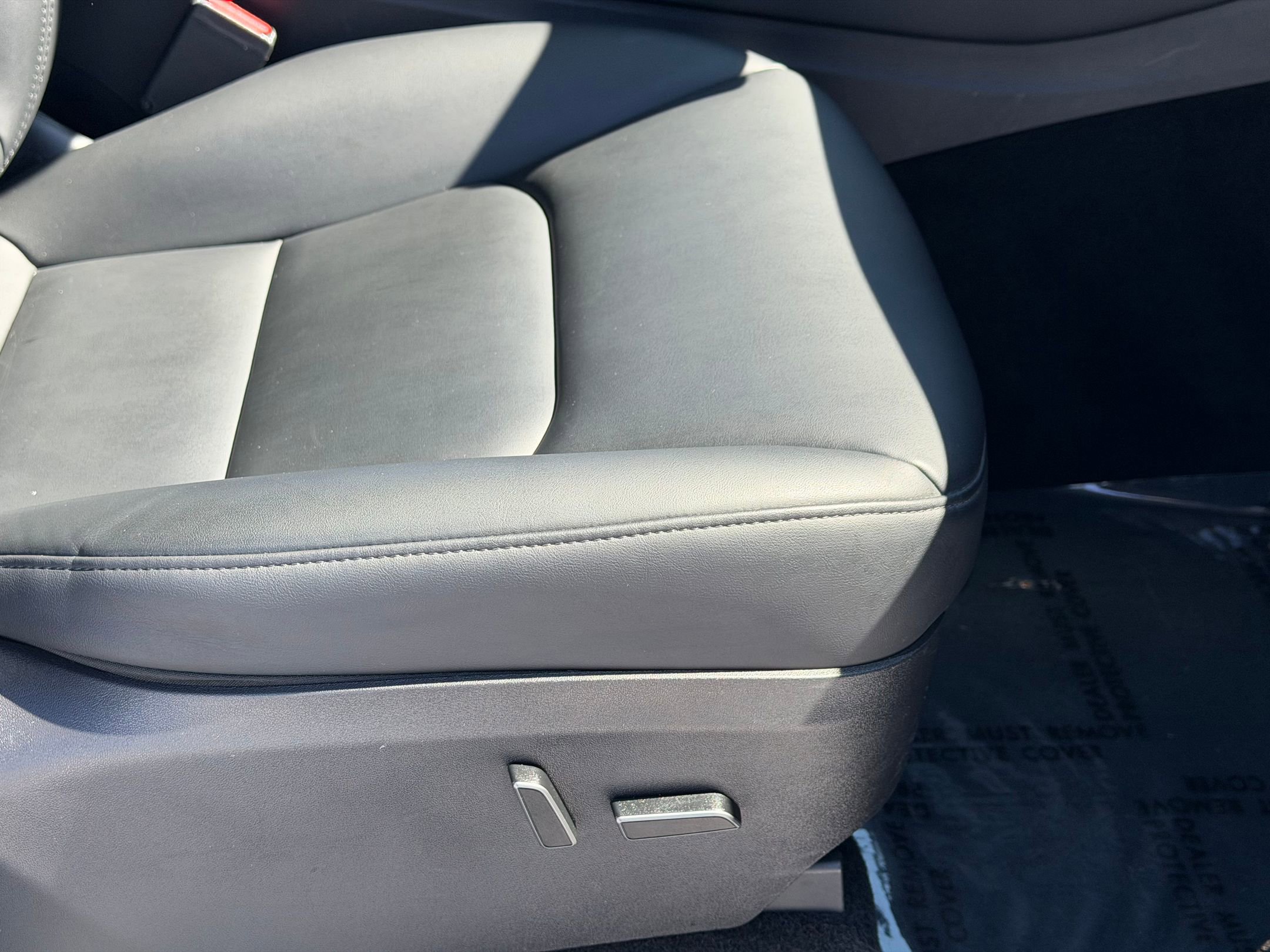 Used 2022 Tesla Model Y Long Range image 15