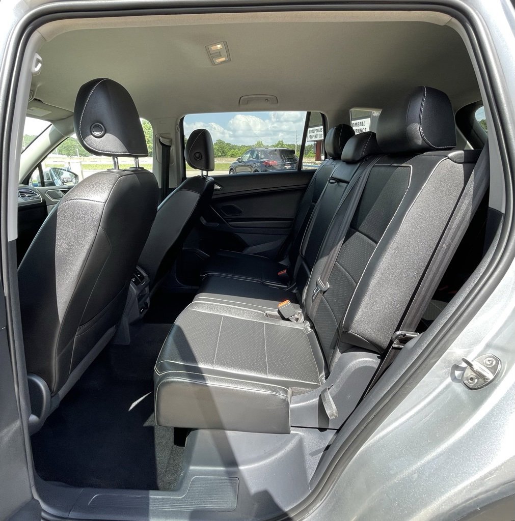 Used 2021 Volkswagen Tiguan SE image 34